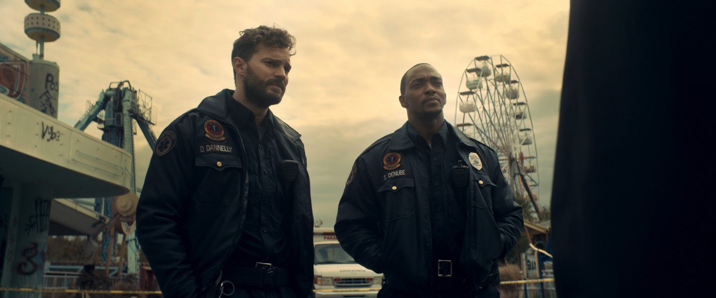 不思議ドラッグで過去にスリップ！ アンソニー・マッキー主演『シンクロニック』は斬新アイデアと美麗映像が光るSFスリラー