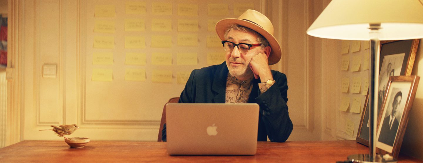 カンヌW受賞『天国にちがいない』を名匠エリア・スレイマン監督が語る！「映画的な意味において、僕はノマド（遊牧民）」