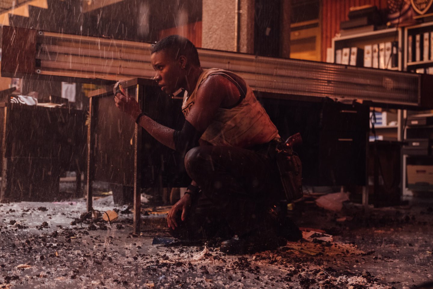 新鋭アレクシス・ラウダーが『炎のデス・ポリス』撮影現場を語る! ジェラルド・バトラー&フランク・グリロと堂々共演